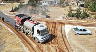 Karaköprü kırsalında kış öncesi üstyapı çalışmaları sürüyor