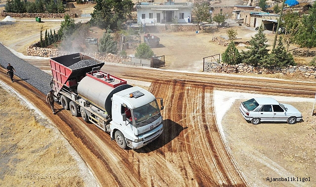 Karaköprü kırsalında kış öncesi üstyapı çalışmaları sürüyor