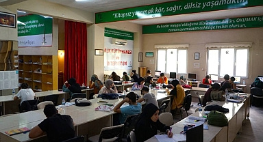 Karaköprü Kütüphanesi, gençlerin uğrak yeri haline geldi