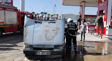 Urfa'da akaryakıt istasyonunda araç alev aldı 