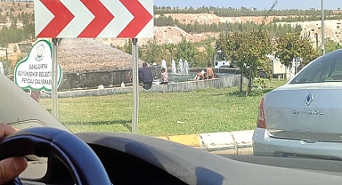 Urfa’da çocuklar süs havuzuna girerek canlarını tehlikeye attı