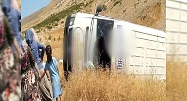 Urfa'da kontrolden çıkan minibüs devrildi! Yaralılar var 