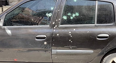 Urfa'da silahlı kavga! Olayla ilgisi olmayan araç kurşunların hedefi oldu