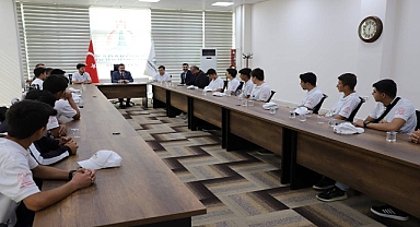 Başkan Baydilli Kahramanmaraşlı öğrencileri ağırladı