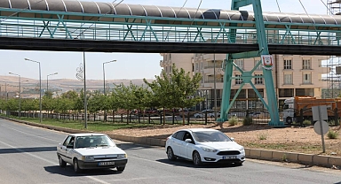 Büyükşehir’den Bozova ilçesine modern üst geçit 