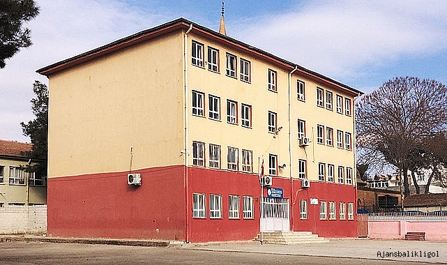 Erdoğan açıkladı: Okullar yarın tatil edildi!