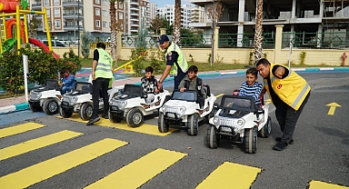 Haliliye trafik eğitim parkı ile minikler öğreniyor