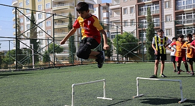 Karaköprü'de çocuklar spor branşlarında ücretsiz temel eğitim alıyor