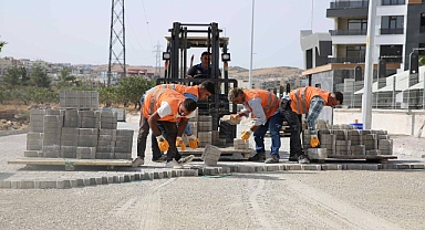 Karaköprü'de üstyapı çalışmalarıyla yollar yenileniyor