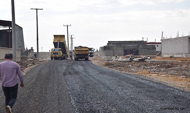 Kırsal mahallelerde asfalt seferberliği devam ediyor