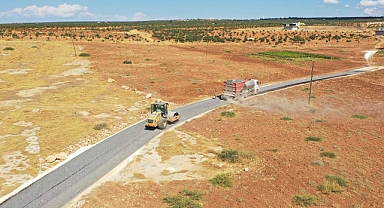 Kırsalda yollar sathi asfaltla yenileniyor