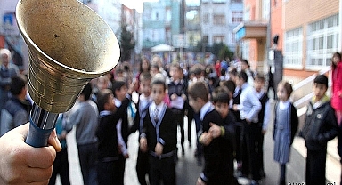 Öğretmenleri ve öğrencileri sevindirecek haber! Okullar 9 gün tatil 