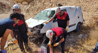 Urfa'da otomobil uçuruma yuvarlandı! 1 yaralı 