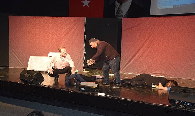 Viranşehir’de uyuşturucuyla mücadeleye tiyatro oyunuyla dikkat çekildi