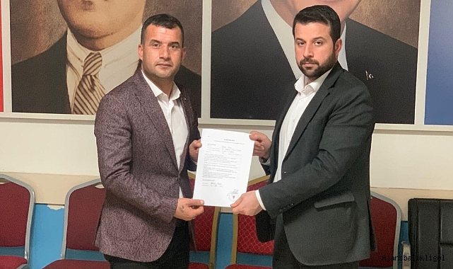 Ahmet Batur AK Parti'den aday adaylığı başvurusunu yaptı