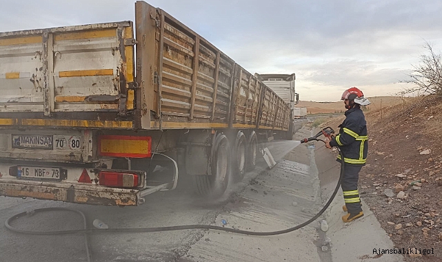 Alev alan araca itfaiye ekipleri müdahale etti