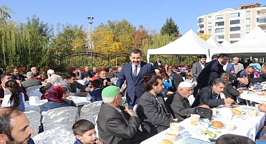 Başkan Baydilli'den Şazeli Ali Dede'nin kabrine ziyaret