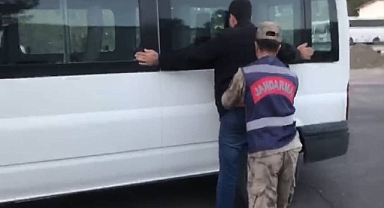 Çeşitli suçlardan aranan şahıs sahte kimlik ile Urfa’da yakalandı