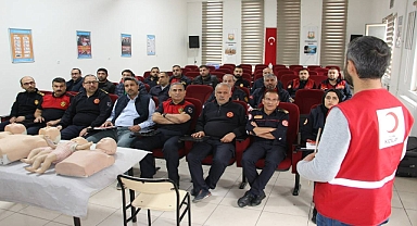 İtfaiye personellerine ilk yardım eğitimi