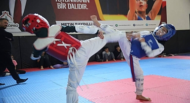 Karaköprü’de çocuklar tekvando öğreniyor