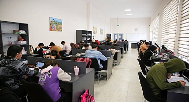 Karaköprü'de gençler sınavlara hazırlanıyor