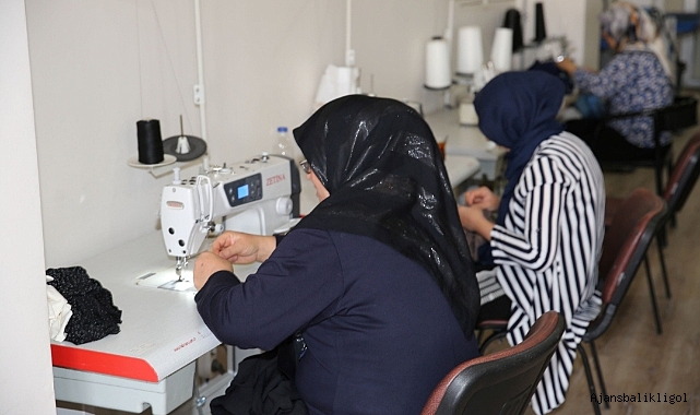 Karaköprü'de kadınlar hem öğreniyor hem kazanıyor