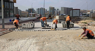Karaköprü'de sorunsuz ulaşım için yol çalışmaları sürüyor