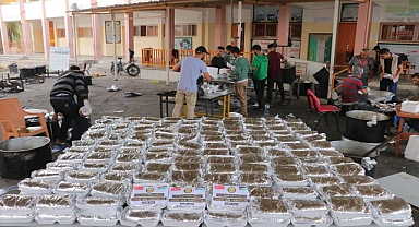 Şanlıurfa'dan Gazze'ye sıcak yemek desteği