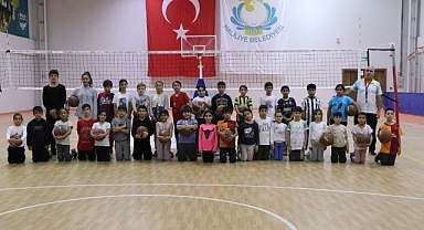 Sporla tanışan gençlerden Başkan Canpolat'ta teşekkür