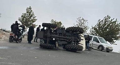 Urfa’da kontrolden çıkan traktör devrildi! 