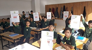 Urfalı öğrencilerden İsrail mallarına boykot çağrısı!