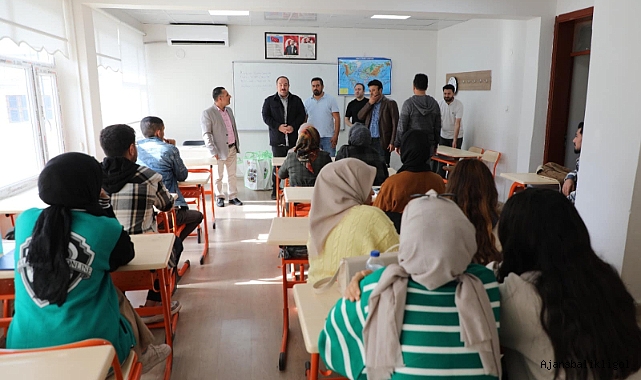 Viranşehir Belediyesi’nden KPSS adaylarına kaynak kitap seti