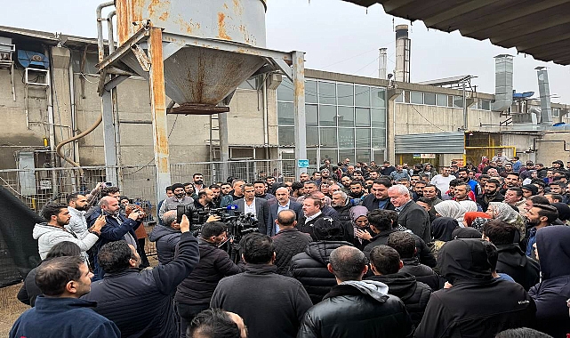 Ay, Özak Tekstil işçileriyle bir araya geldi