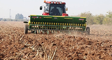 Büyükşehir Belediyesi buğday ekimine başladı