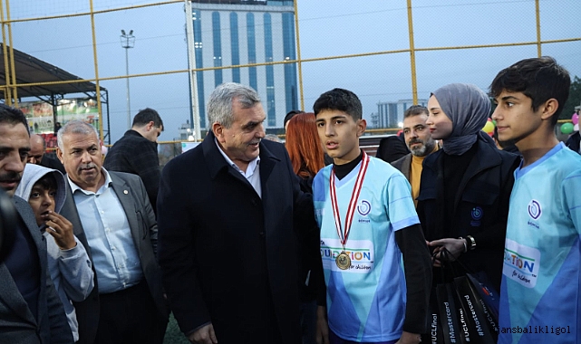 Büyükşehir Belediyesinden bin sporcuya forma desteği