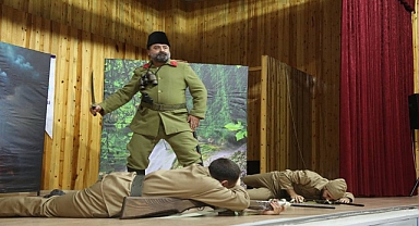 Eyyübiye gençliği tiyatroya büyük ilgi gösterdi