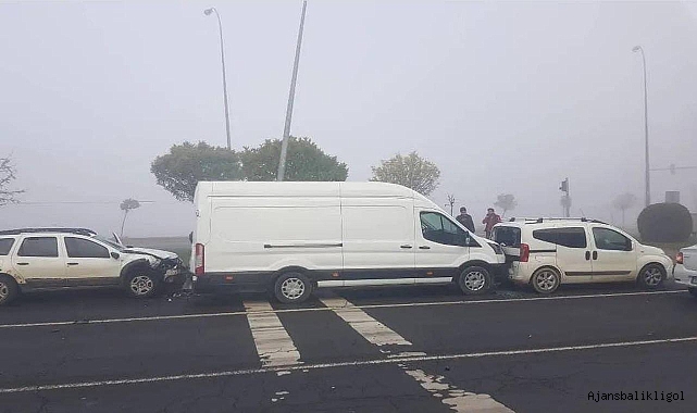 Hilvan’da sisten dolayı 3 araç kaza yaptı! 