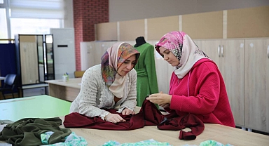 Karaköprülü kadınlar ürettiği ürünleri satılarak aile bütçelerine katkı sağlıyor