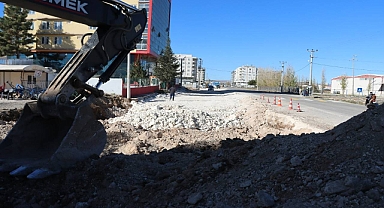Konuklu Mahallesinde yol genişletme çalışması