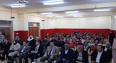 Öğrencilere bağımlılıkla mücadele semineri ve kitap şöleni düzenlendi