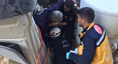 Urfa'da araç uçuruma yuvarlandı! 1 yaralı