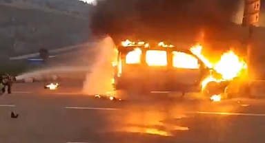 Urfa'da bir araç alev topuna döndü 