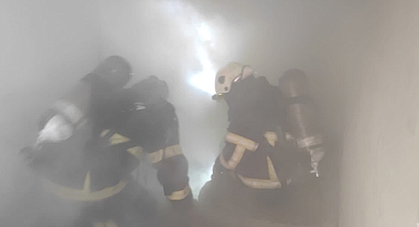 Urfa'da bir ev yanarak küle döndü