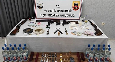 Viranşehir'de eğlence mekânına operasyon! 8 gözaltı