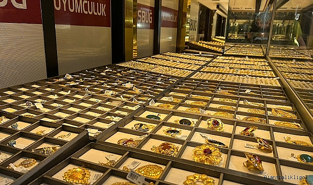Altın fiyatları kaç TL'den işlem görüyor?