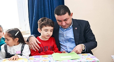 Başkan Özyavuz, minik öğrencilerin okuma bayramı etkinliğine katıldı