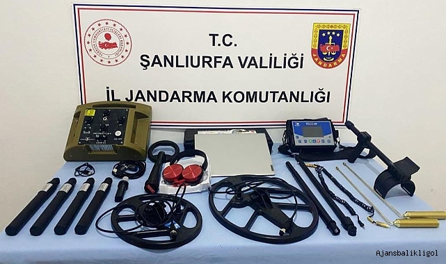 Hilvan'da 6 kişi dedektörleri ile birlikte yakalandı