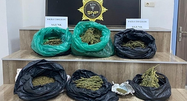 Siverek’te uyuşturucu taciri suçüstü yakalandı