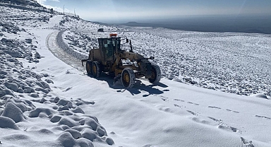 Urfa’da yoğun kar yağışı! Kapanan yollar ulaşıma açıldı