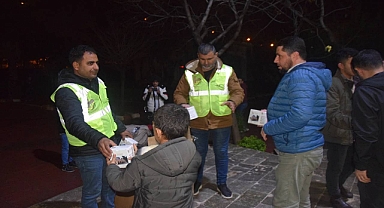Viranşehir Belediyesi vatandaşlara kandil simidi dağıttı